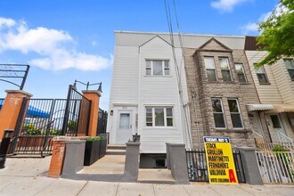 Building Photo - 822 Palisade Ave