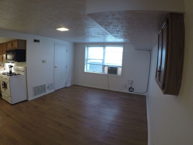 Interior Photo - 14, 14A, 16 N. Russell St.