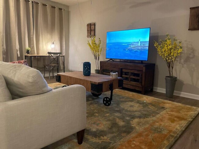 Foto del edificio - 3245 Clover Rd