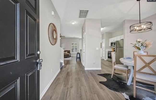 Foto del edificio - Remodeled home