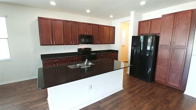 Foto del edificio - 7013 Island Queen Ct