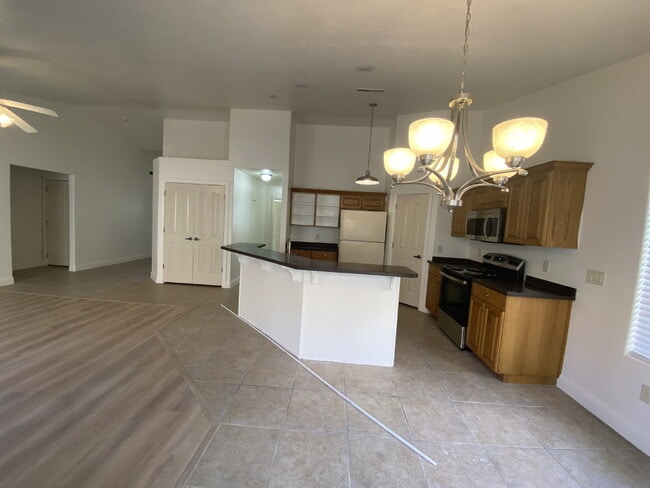 Building Photo - Charming 3-bedroom, 2-bathroom residence in Sagewood at Seven Hills