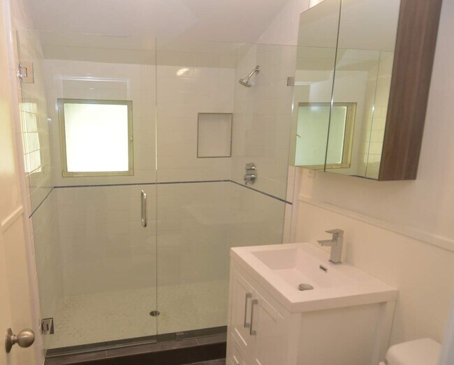 bathroom with shower - 1064 Las Pulgas Rd