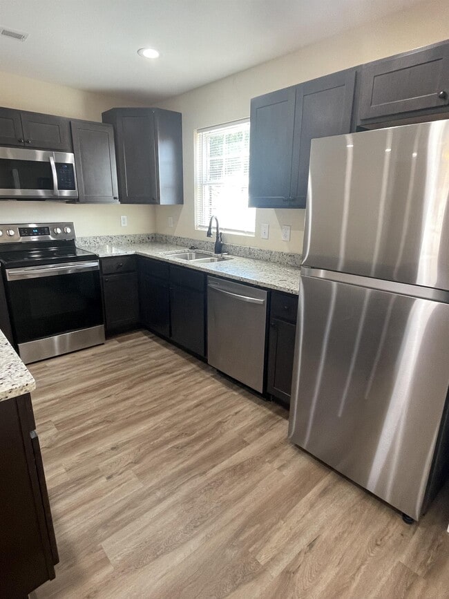 Foto del edificio - 923 Warrior Hill Dr