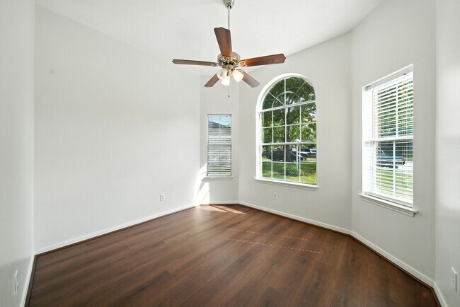 Building Photo - 5047 Riga Ct