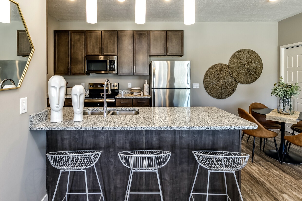Primary Photo - Axis Apartments