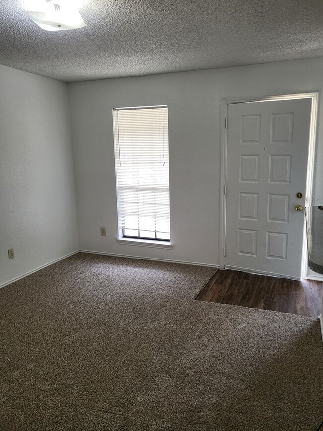 Foto del edificio - 1209 Avondale Ct