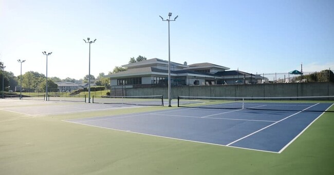 Building Photo - Riverbend Apartments