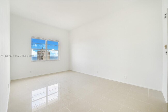 Foto del edificio - 6770 Indian Creek Dr