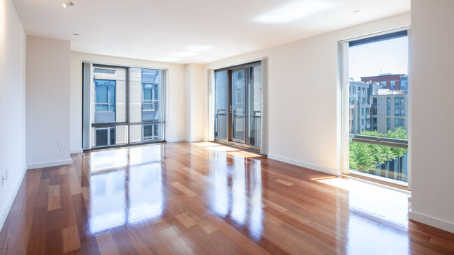 Living Room with Balcony - Avenir