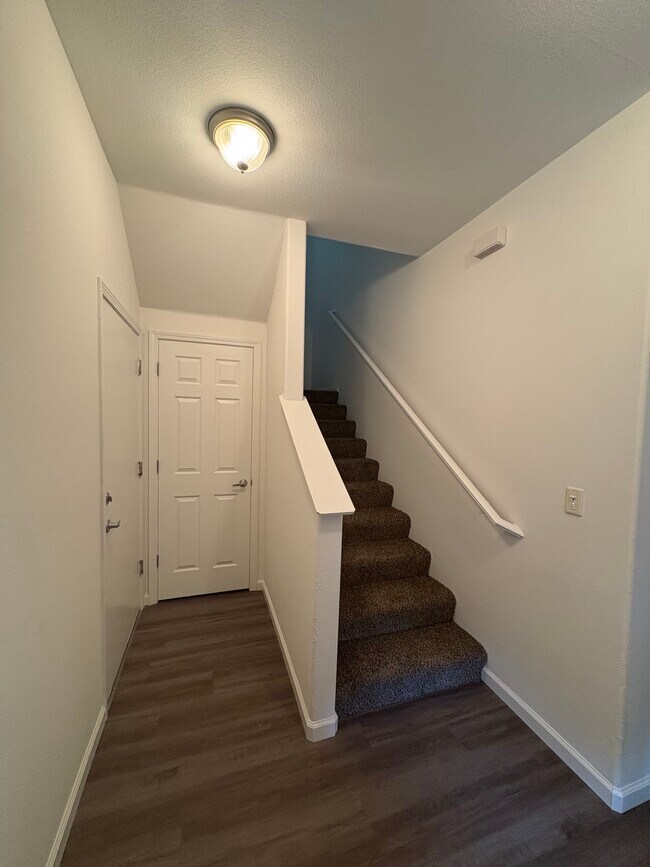 Foto del edificio - Los Arcos Townhomes