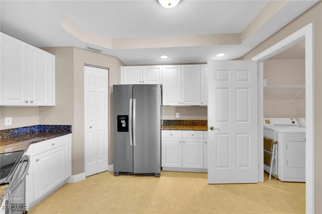 Building Photo - 2745 First St