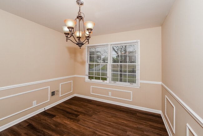 Foto del edificio - 841 Worchester Ct