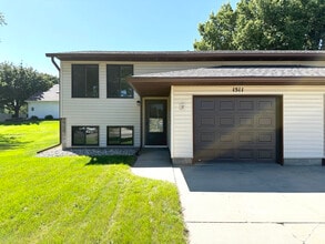 Building Photo - 1505 E Cedar Cir