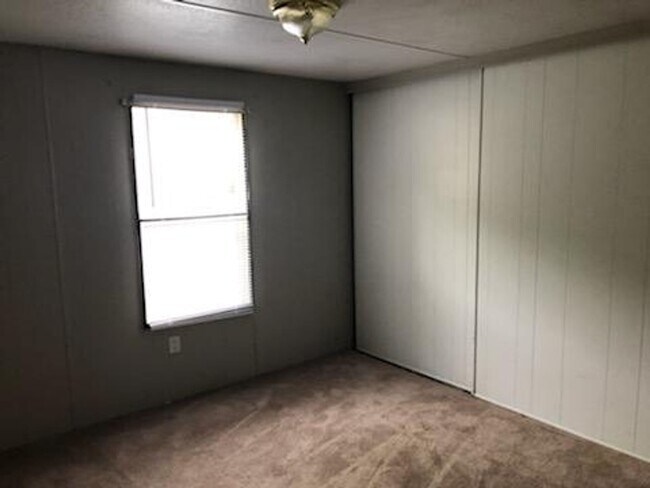 Building Photo - Tad Mobile Home Park