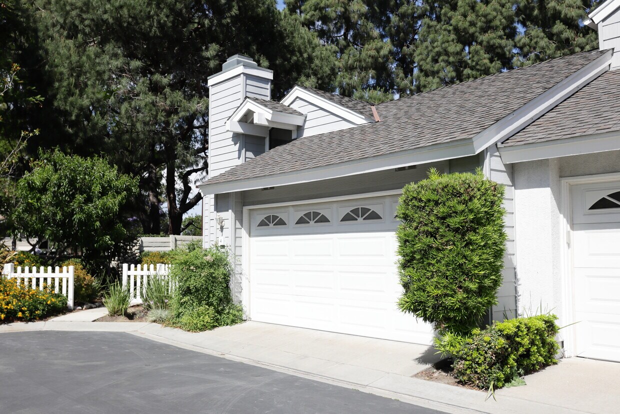 4 Summerfield, Irvine, CA 92614 Townhome Rentals in Irvine CA