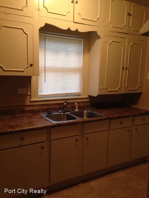 Foto del edificio - 3 br, 1 bath House - 1826 Midway Ave