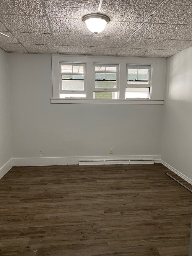 Building Photo - 3021 Fairfield Ave