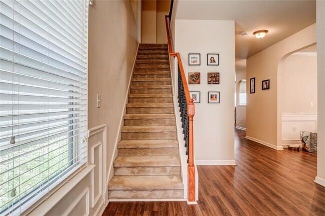 Foto del edificio - 208 Hidden Creek Pt