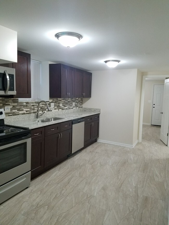 Foto del edificio - 1252 W Elmdale Ave