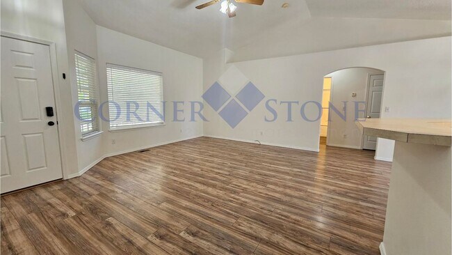 Building Photo - $500 Off First Months Rent! Spacious Home ...