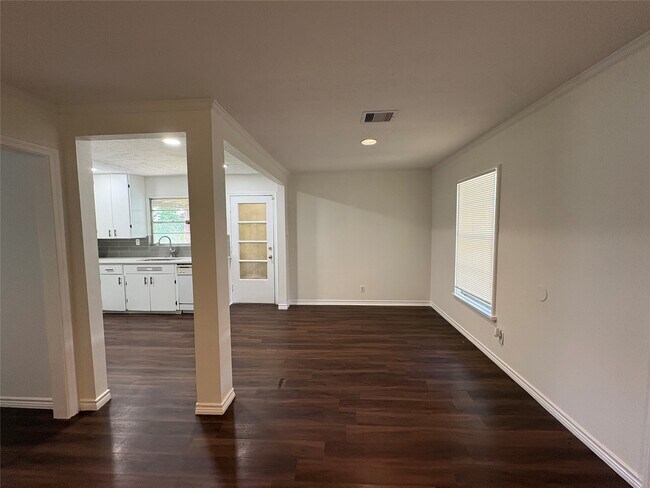 Foto del edificio - 5422 Timber Creek Dr