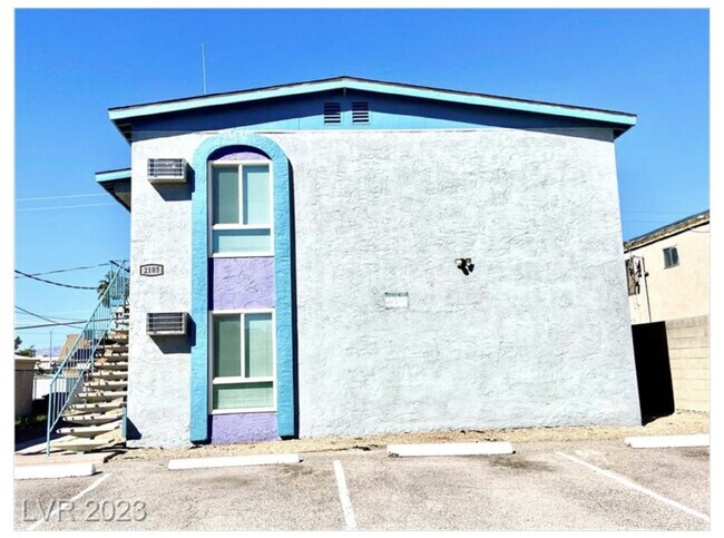 Building Photo - 2-Bedroom, 1-Bath Condo Located in a Quain...