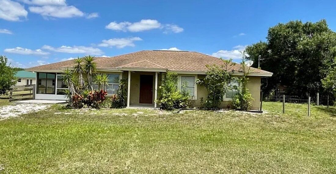 Foto principal - 7273 NW 80th Ct