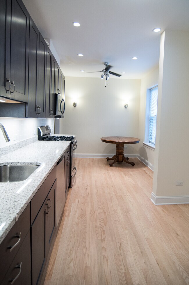 Building Photo - 2921 N Whipple St