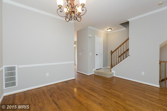 Building Photo - 1503 N Colonial Terrace