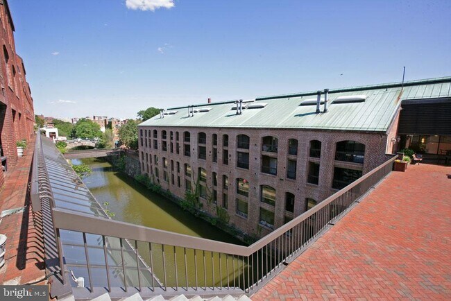 Foto del edificio - 3225 Grace St NW