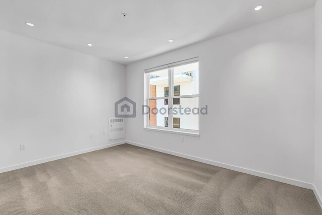 Building Photo - 284 Friedell St