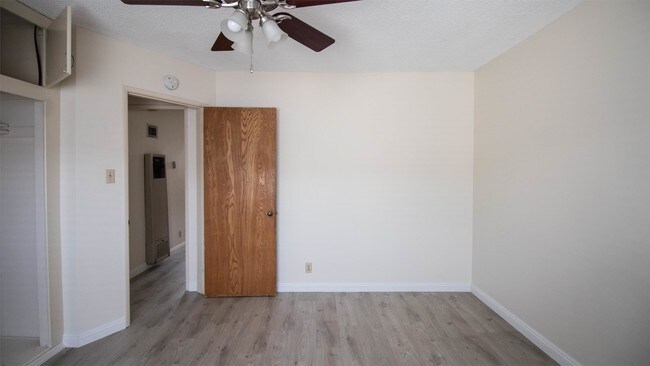 Foto del edificio - 3204 East 2nd Street - 8