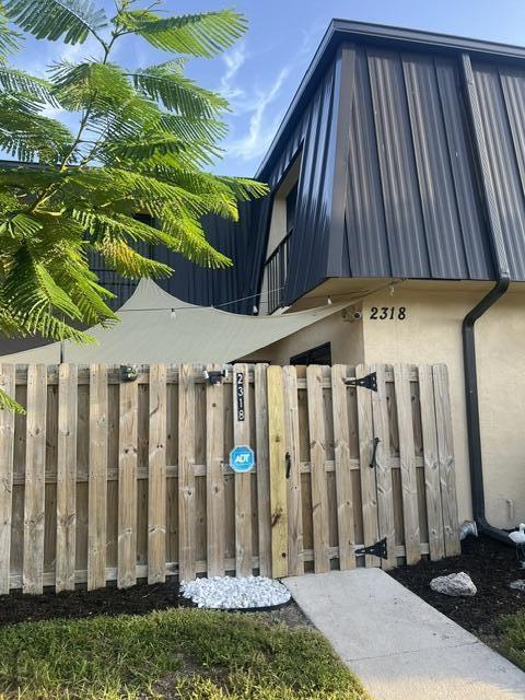 Building Photo - 2318 Waterside Dr