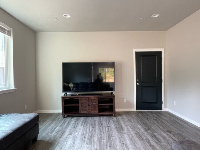 Foto del edificio - Silverdele ADU