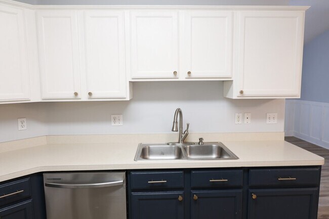 Foto del edificio - 8116 N Ridge Loop W