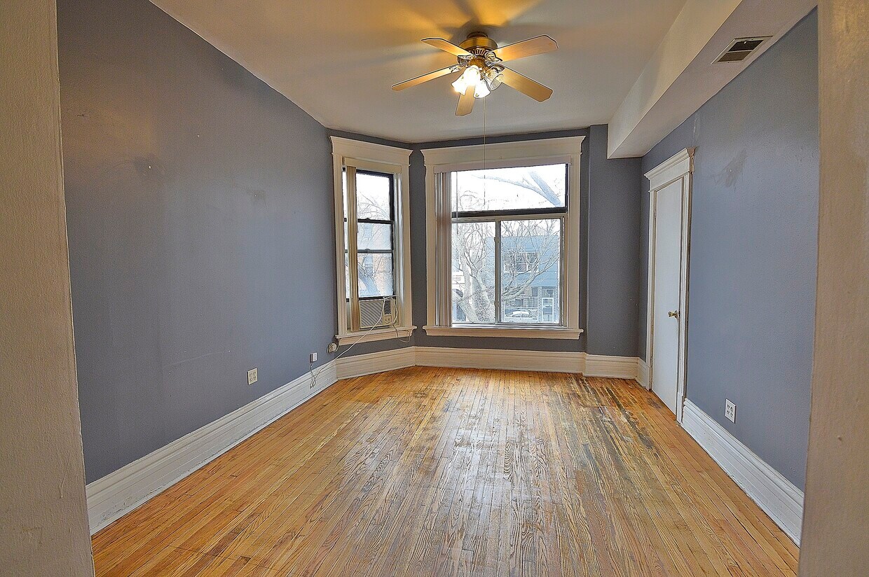 Primary Photo - 1249 N Artesian Ave