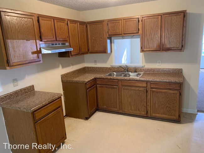 Building Photo - 500 E Northern Blvd