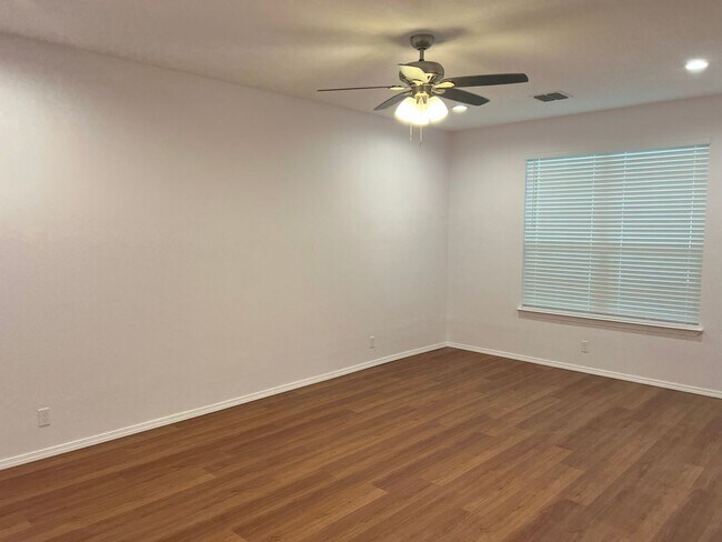 Building Photo - 141 Wright Cove