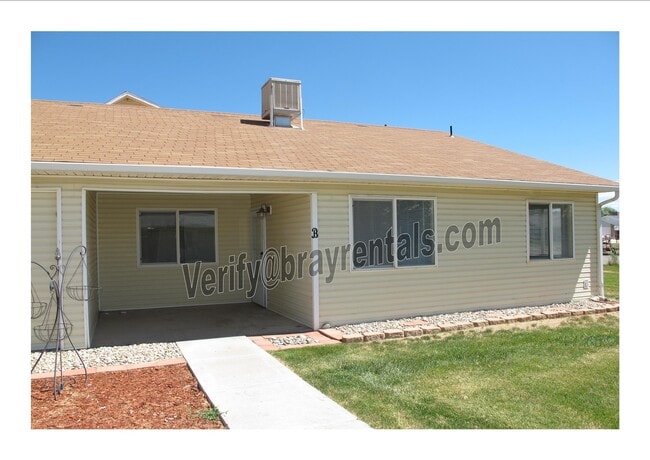 Building Photo - 384 Sunnyside Cir