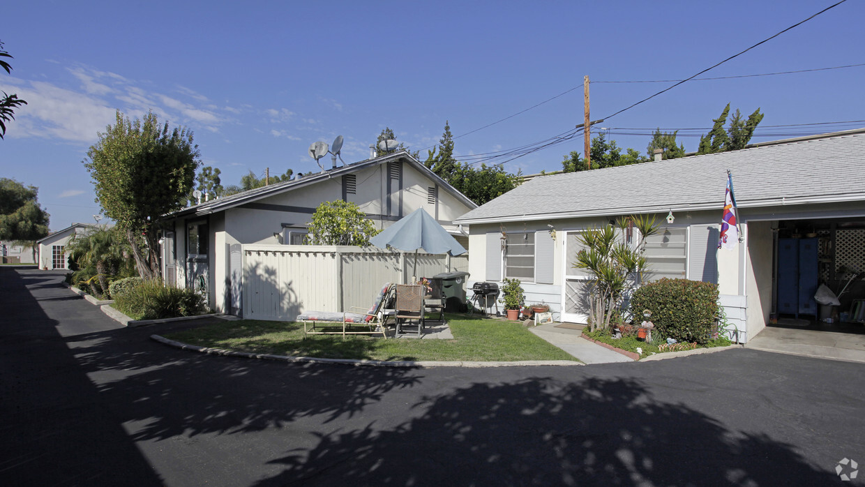 Building Photo - 2320 Elden Ave
