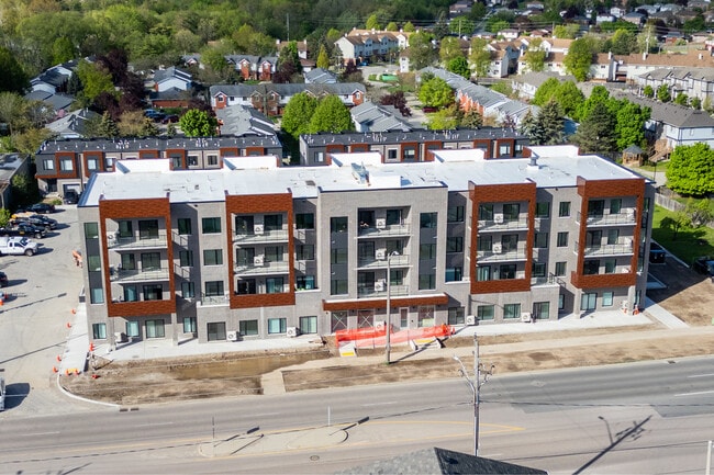 Building Photo - 408 Dundas St S