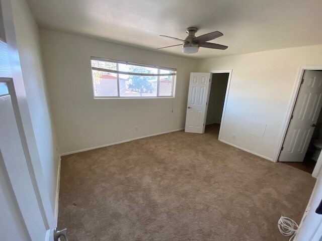Foto del edificio - 953 N Desert Ave