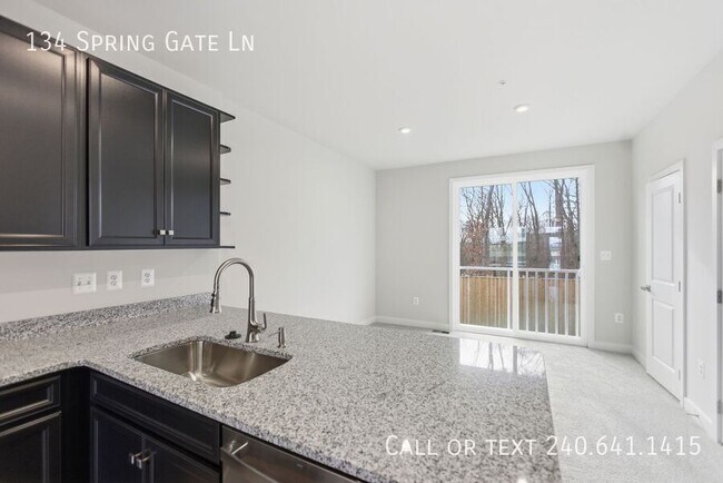 Building Photo - 134 Spring Gate Ln