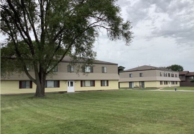 DARLENE COURT,WATERLOO,IA - 3232 Darlene Ct
