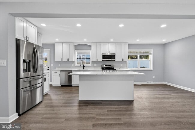 Foto del edificio - 2403 Kingsway Rd