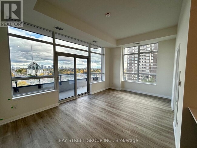 Photo du bâtiment - 3270 Sheppard Ave E