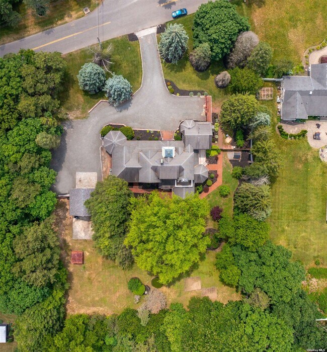 Foto del edificio - 161 Seaman Neck Rd