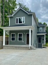 Building Photo - 714 Gracey Ave
