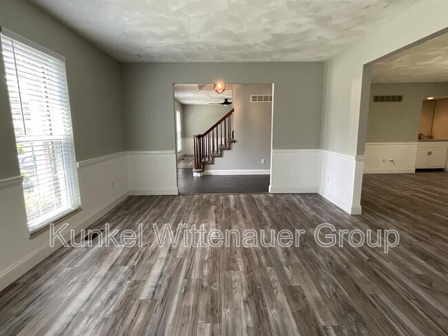 Building Photo - 30 Shallowbrook Dr